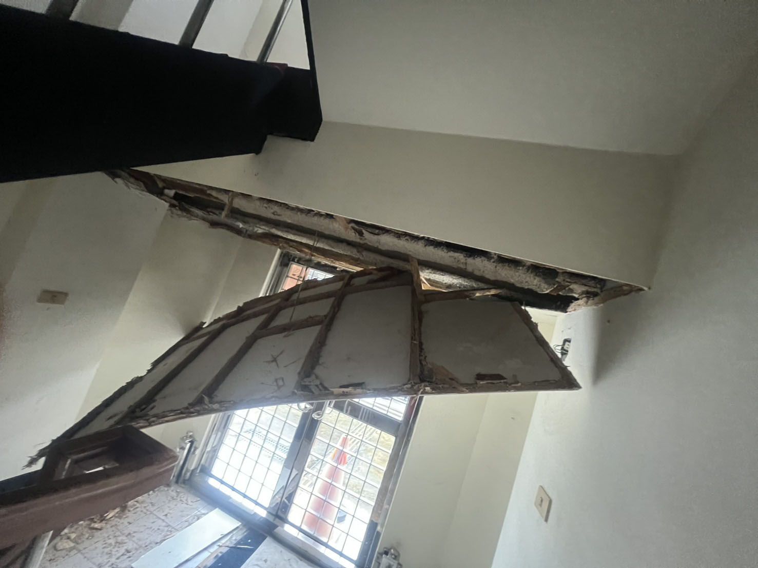 高雄天花板坍塌 輕鋼架暗架施工